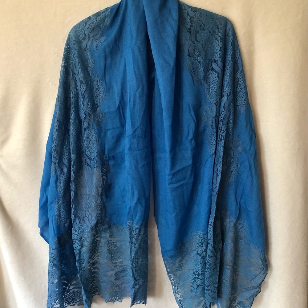 Beautiful wrap style lace scarf